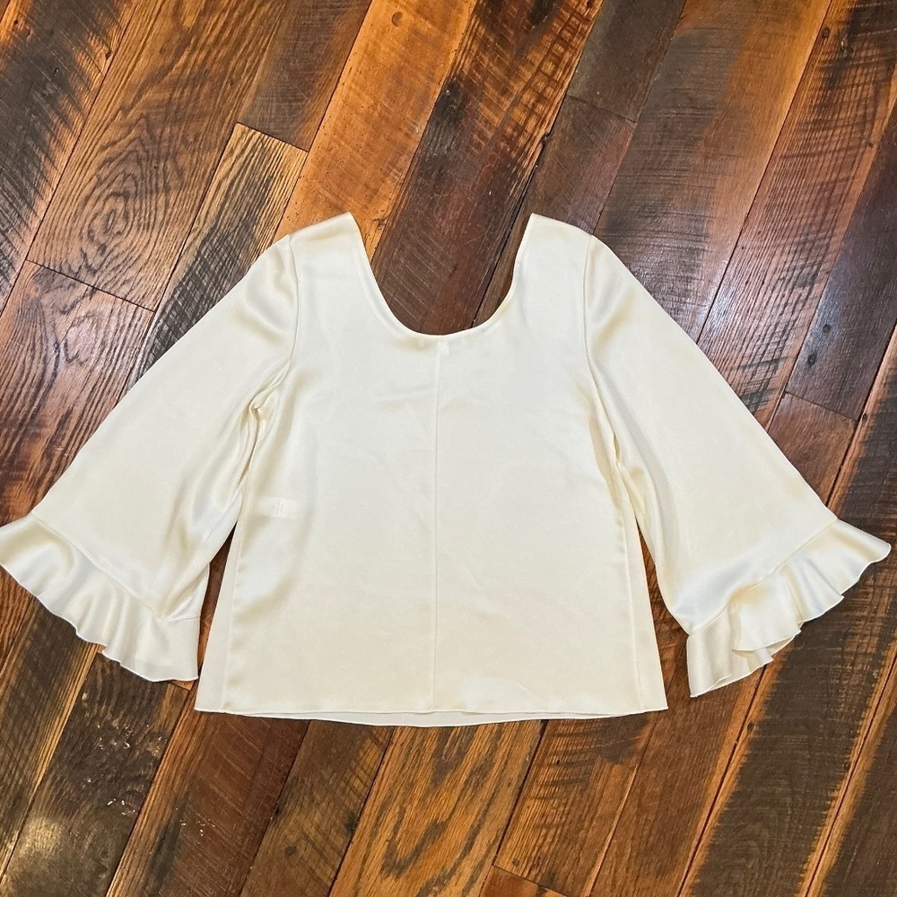 Elizabeth and James Ivory Bell Sleeve Blouse | Minimalist Satin Top Size M - Picture 4 of 7